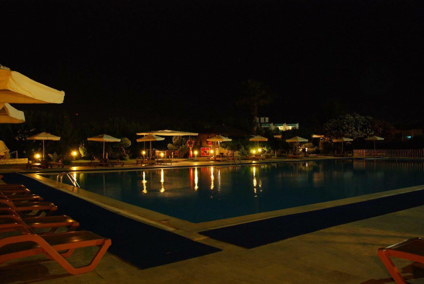 Çeşme Babaylon Hotel מראה חיצוני תמונה